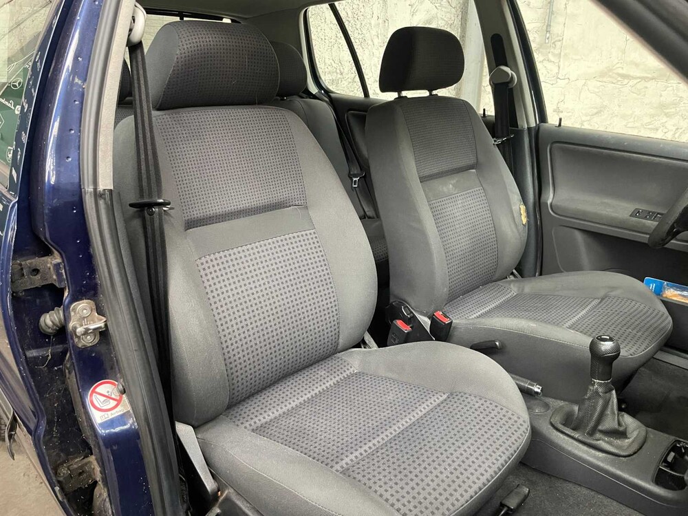 Volkswagen Polo 1.4 Comfortline 60pk 2000, 96-FZ-GL