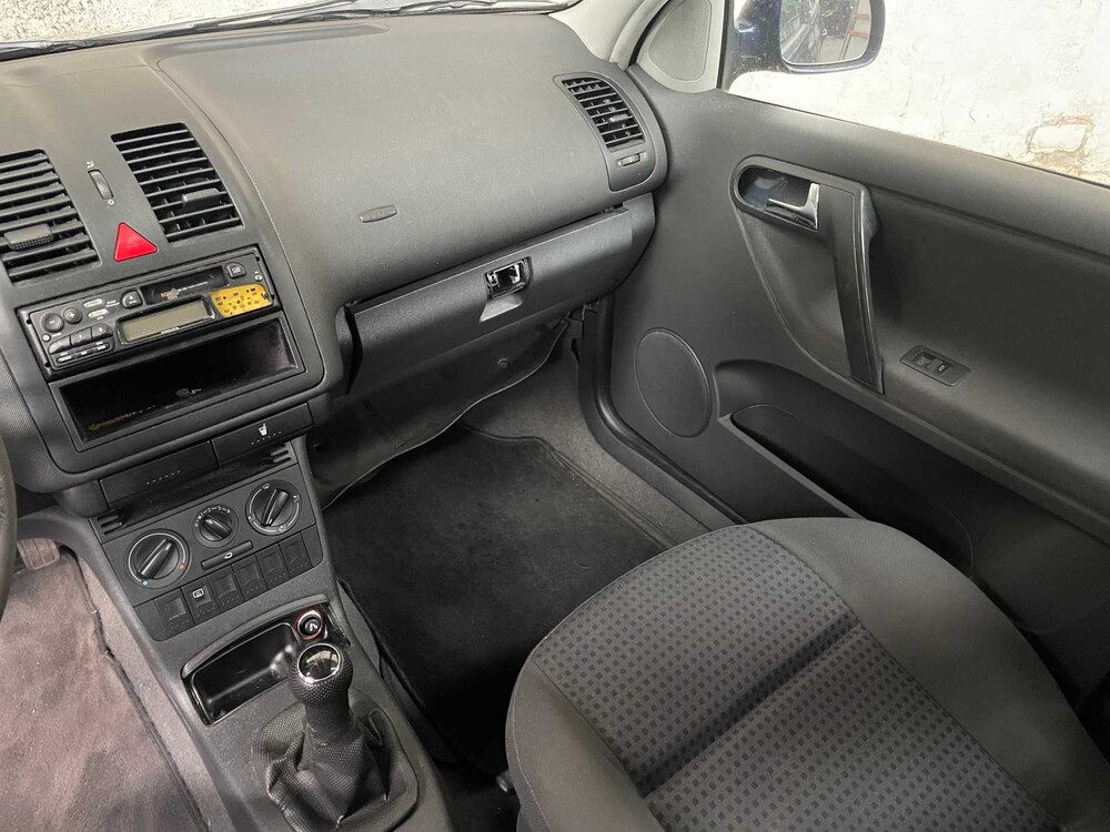 Volkswagen Polo 1.4 Comfortline 60pk 2000, 96-FZ-GL
