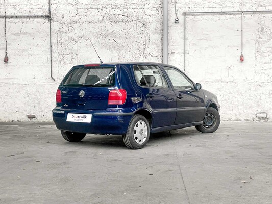 Volkswagen Polo 1.4 Comfortline 60hp 2000, 96-FZ-GL