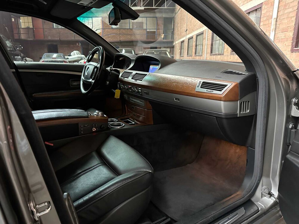 BMW 750Li High Executive 367hp 2005 (Original-NL) 7-series, 22-RJ-DB