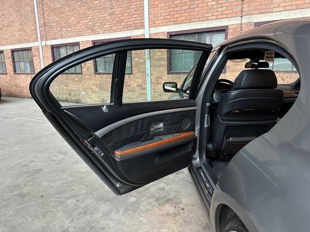 BMW 750Li High Executive 367hp 2005 (Original-NL) 7-series, 22-RJ-DB