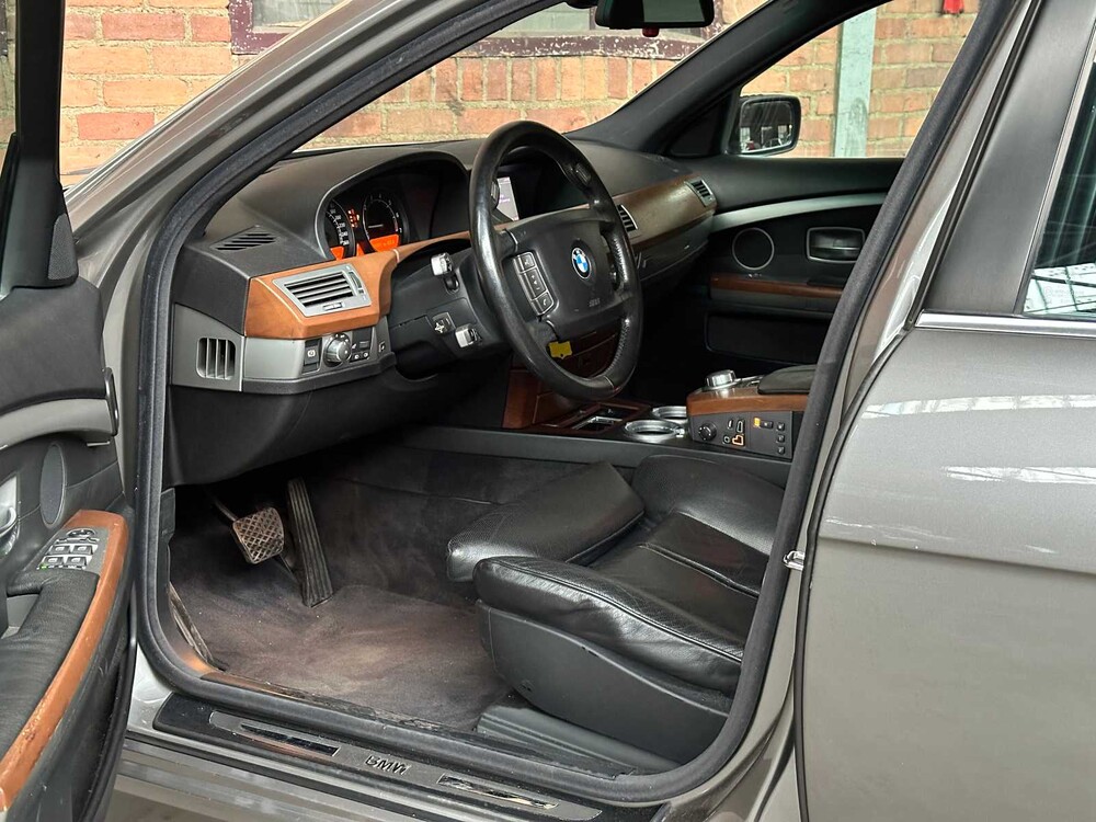 BMW 750Li High Executive 367hp 2005 (Original-NL) 7-series, 22-RJ-DB