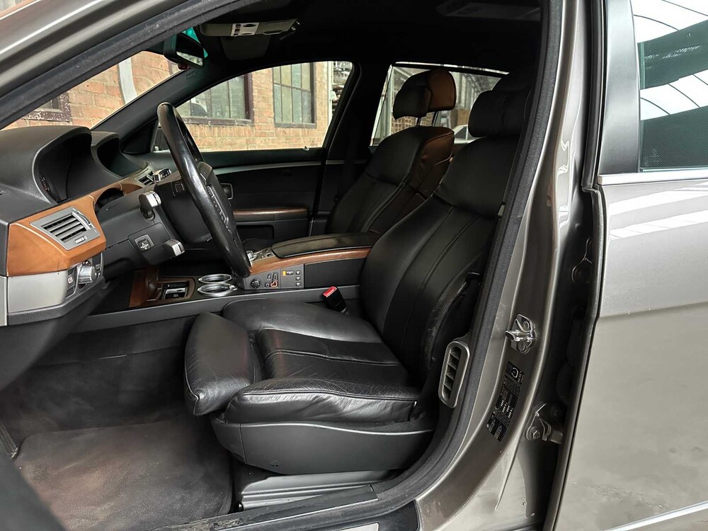 BMW 750Li High Executive 367hp 2005 (Original-NL) 7-series, 22-RJ-DB