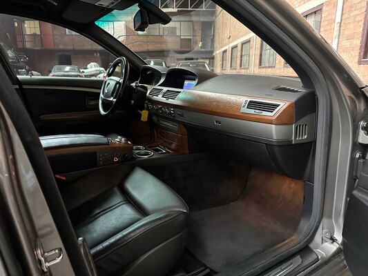 BMW 750Li High Executive 367pk 2005 (Origineel-NL) 7-serie, 22-RJ-DB