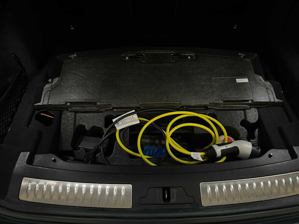 Land Rover Range Rover Velar P400e Hybrid 404PS 2021