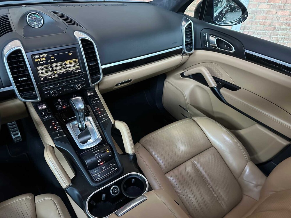 Porsche Cayenne S E-Hybrid 3.0 V6 Sport-Chrono FACELIFT 416PS 2015 (Original-NL + 1. Besitzer), 4-ZHF-93