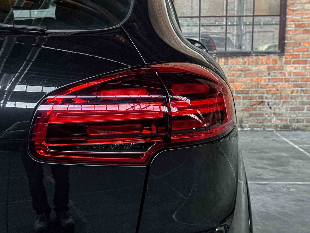 Porsche Cayenne S E-Hybrid 3.0 V6 Sport-Chrono FACELIFT 416PS 2015 (Original-NL + 1. Besitzer), 4-ZHF-93