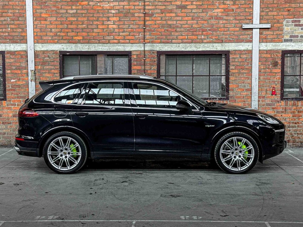 Porsche Cayenne S E-Hybrid 3.0 V6 Sport-Chrono FACELIFT 416PS 2015 (Original-NL + 1. Besitzer), 4-ZHF-93