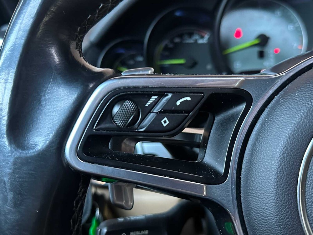 Porsche Cayenne S E-Hybrid 3.0 V6 Sport-Chrono FACELIFT 416PS 2015 (Original-NL + 1. Besitzer), 4-ZHF-93