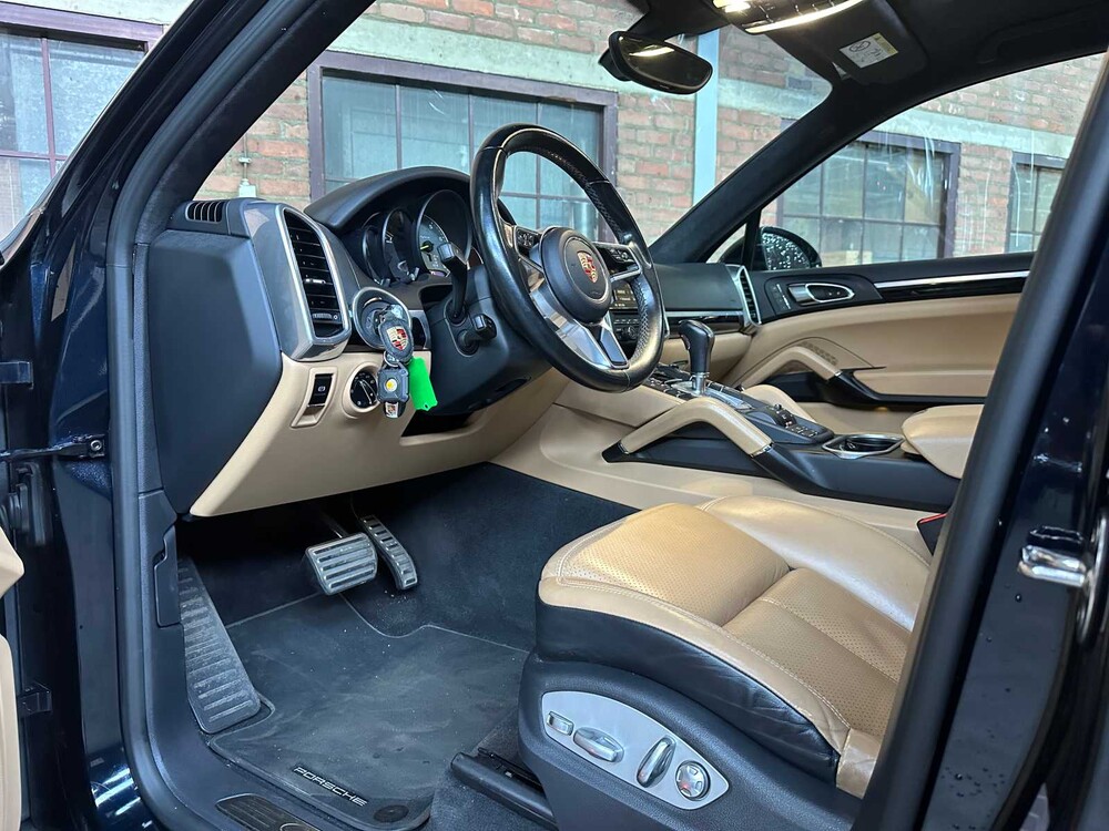 Porsche Cayenne S E-Hybrid 3.0 V6 Sport-Chrono FACELIFT 416PS 2015 (Original-NL + 1. Besitzer), 4-ZHF-93