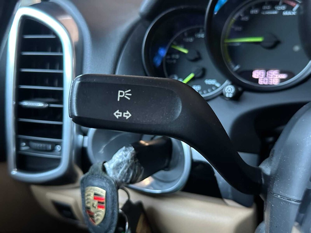 Porsche Cayenne S E-Hybrid 3.0 V6 Sport-Chrono FACELIFT 416PS 2015 (Original-NL + 1. Besitzer), 4-ZHF-93