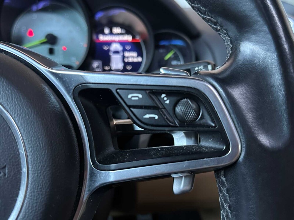 Porsche Cayenne S E-Hybrid 3.0 V6 Sport-Chrono FACELIFT 416PS 2015 (Original-NL + 1. Besitzer), 4-ZHF-93