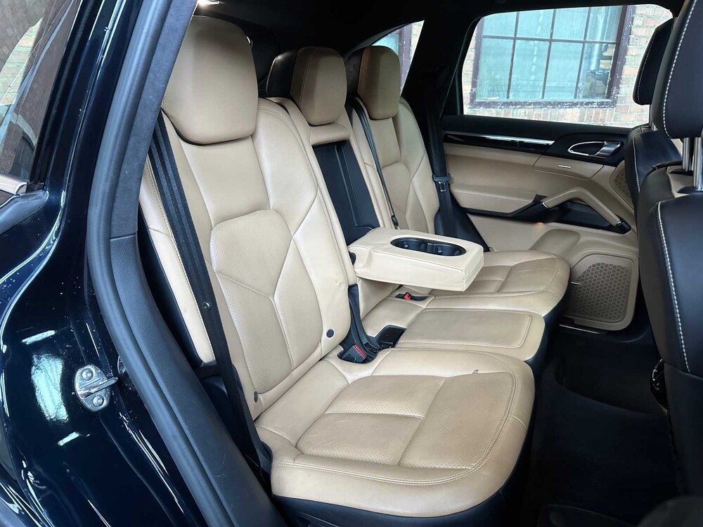 Porsche Cayenne S E-Hybrid 3.0 V6 Sport-Chrono FACELIFT 416PS 2015 (Original-NL + 1. Besitzer), 4-ZHF-93