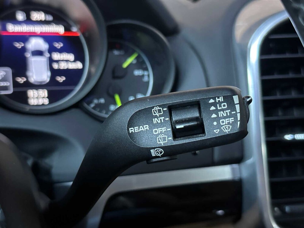 Porsche Cayenne S E-Hybrid 3.0 V6 Sport-Chrono FACELIFT 416PS 2015 (Original-NL + 1. Besitzer), 4-ZHF-93