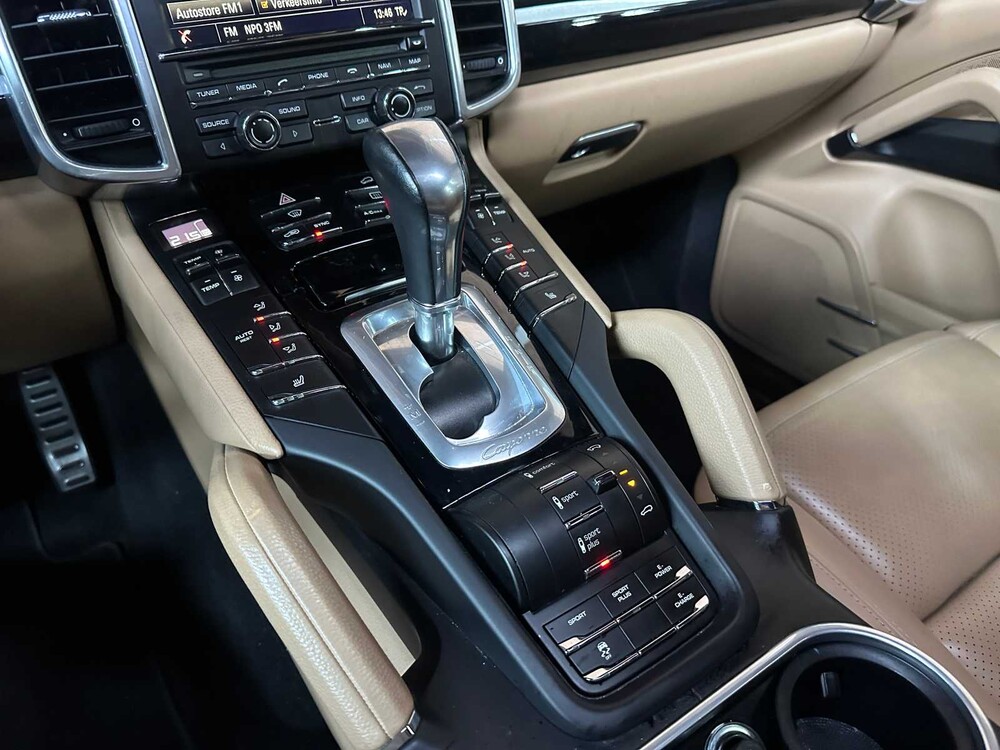 Porsche Cayenne S E-Hybrid 3.0 V6 Sport-Chrono FACELIFT 416PS 2015 (Original-NL + 1. Besitzer), 4-ZHF-93