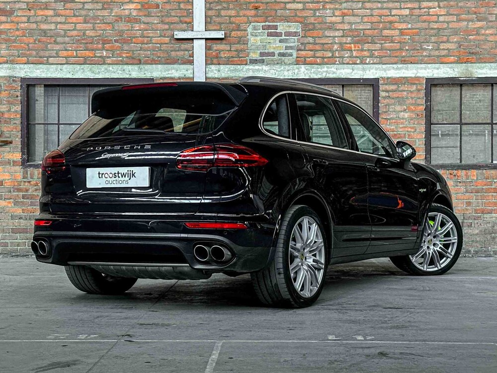 Porsche Cayenne S E-Hybrid 3.0 V6 Sport-Chrono FACELIFT 416PS 2015 (Original-NL + 1. Besitzer), 4-ZHF-93
