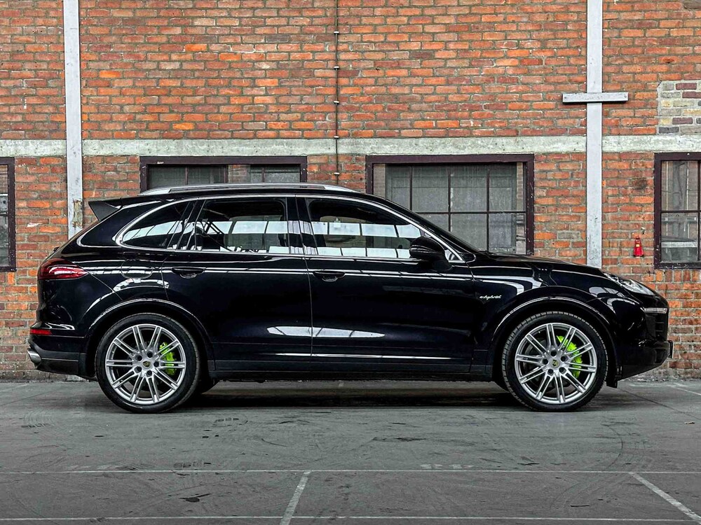 Porsche Cayenne S E-Hybrid 3.0 V6 Sport-Chrono FACELIFT 416PS 2015 (Original-NL + 1. Besitzer), 4-ZHF-93
