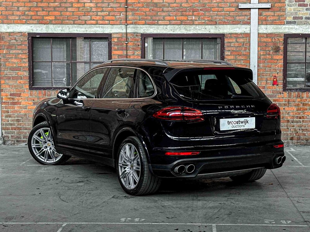 Porsche Cayenne S E-Hybrid 3.0 V6 Sport-Chrono FACELIFT 416PS 2015 (Original-NL + 1. Besitzer), 4-ZHF-93