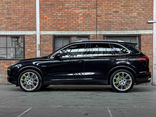 Porsche Cayenne S E-Hybrid 3.0 V6 Sport-Chrono FACELIFT 416pk 2015 (Origineel-NL + 1e Eigenaar), 4-ZHF-93