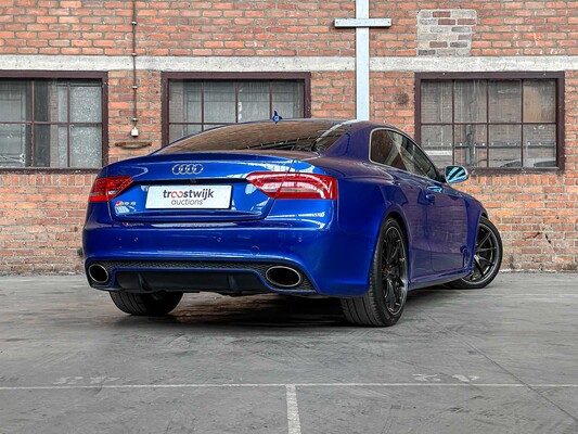 Audi RS5 Coupe 4.2 V8 FSI Quattro 450pk 2011