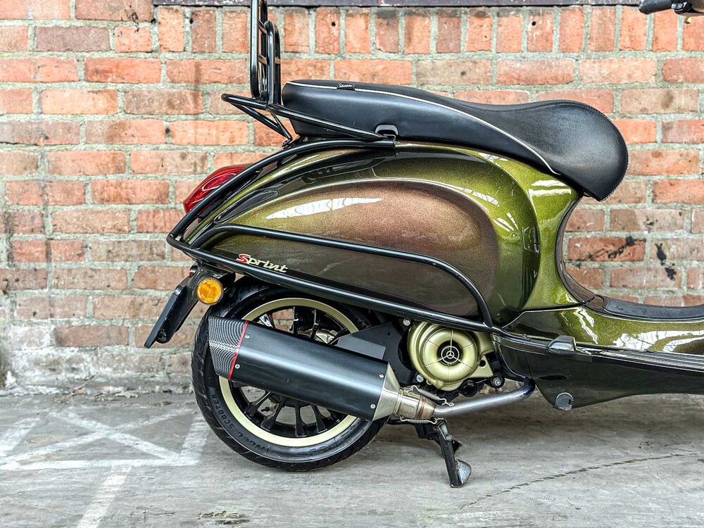Vespa Sprint 4T 2014 (CUSTOM) Roller, F-901-VV
