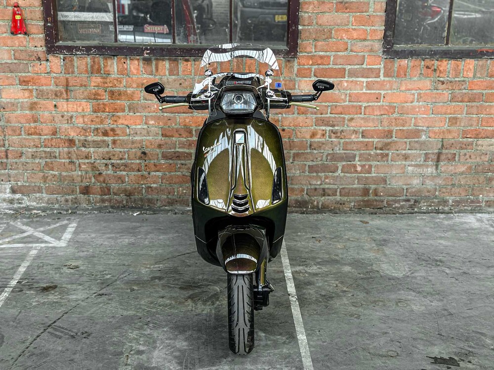 Vespa Sprint 4T 2014 (CUSTOM) Roller, F-901-VV