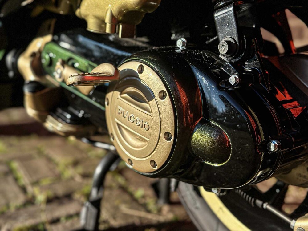 Vespa Sprint 4T 2014 (CUSTOM) Roller, F-901-VV