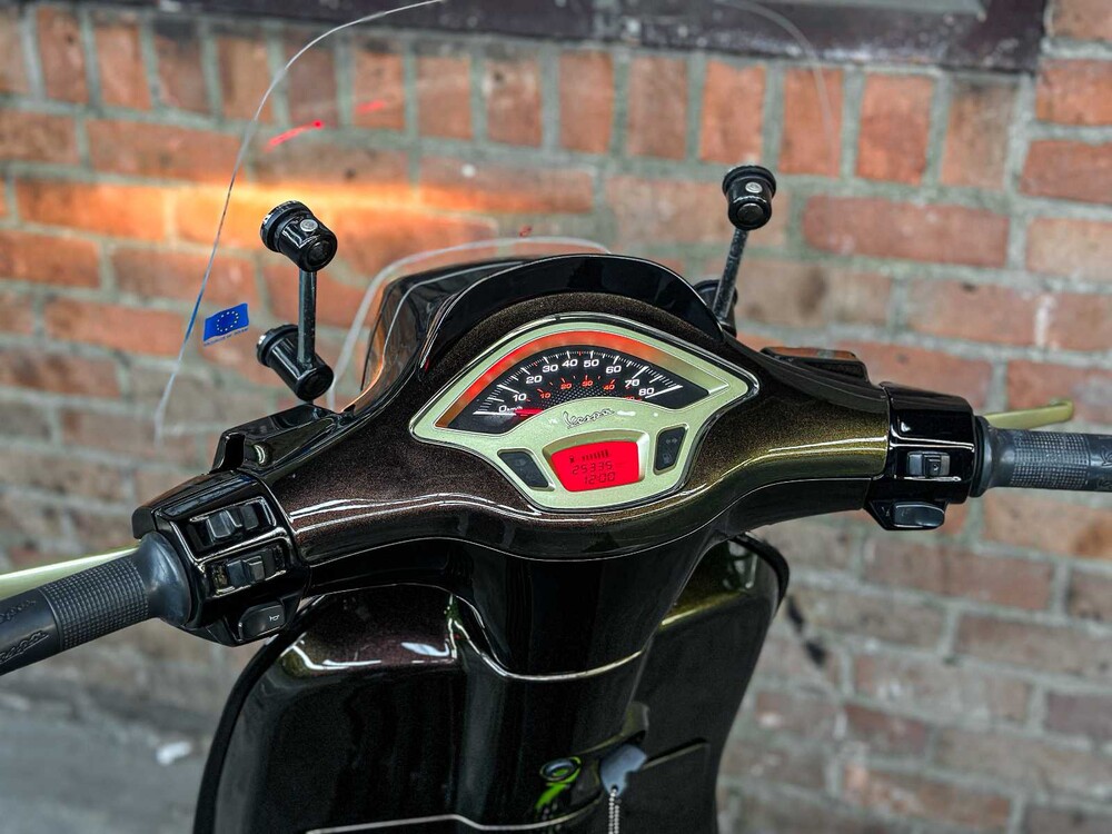 Vespa Sprint 4T 2014 (CUSTOM) Roller, F-901-VV