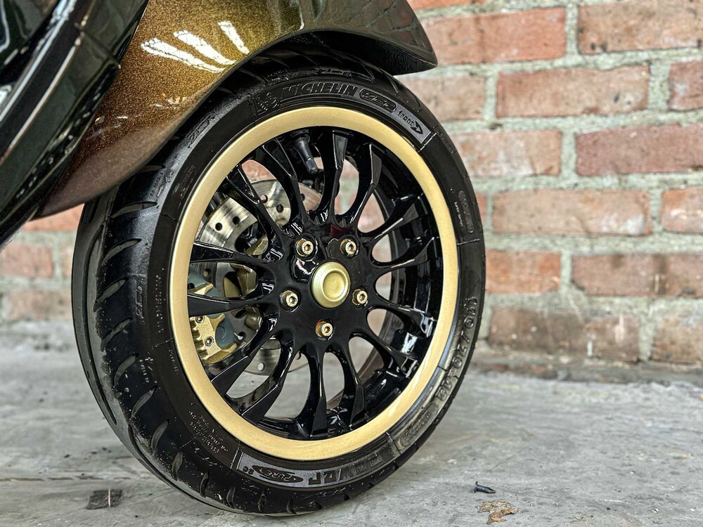 Vespa Sprint 4T 2014 (CUSTOM) Roller, F-901-VV