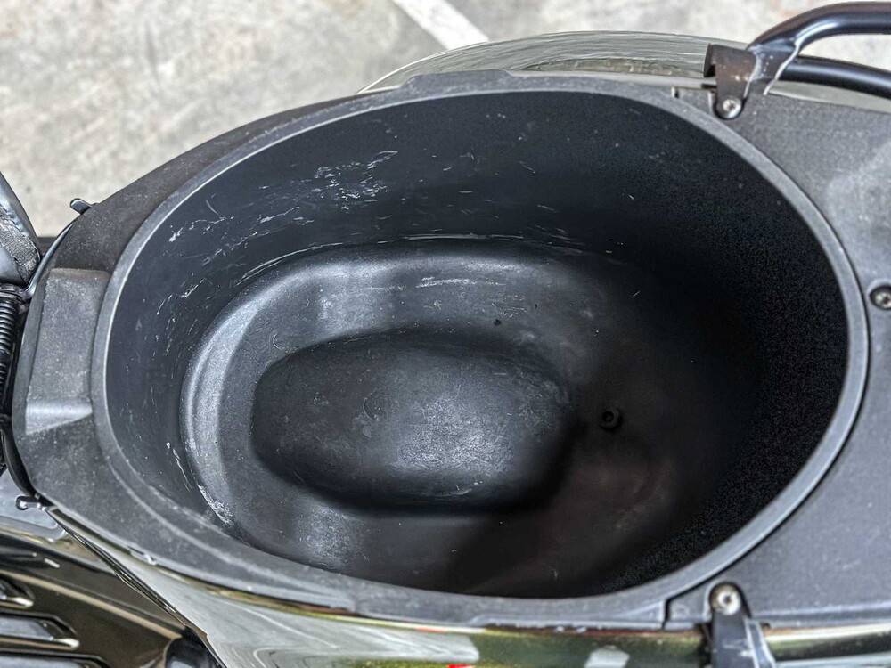 Vespa Sprint 4T 2014 (CUSTOM) Roller, F-901-VV