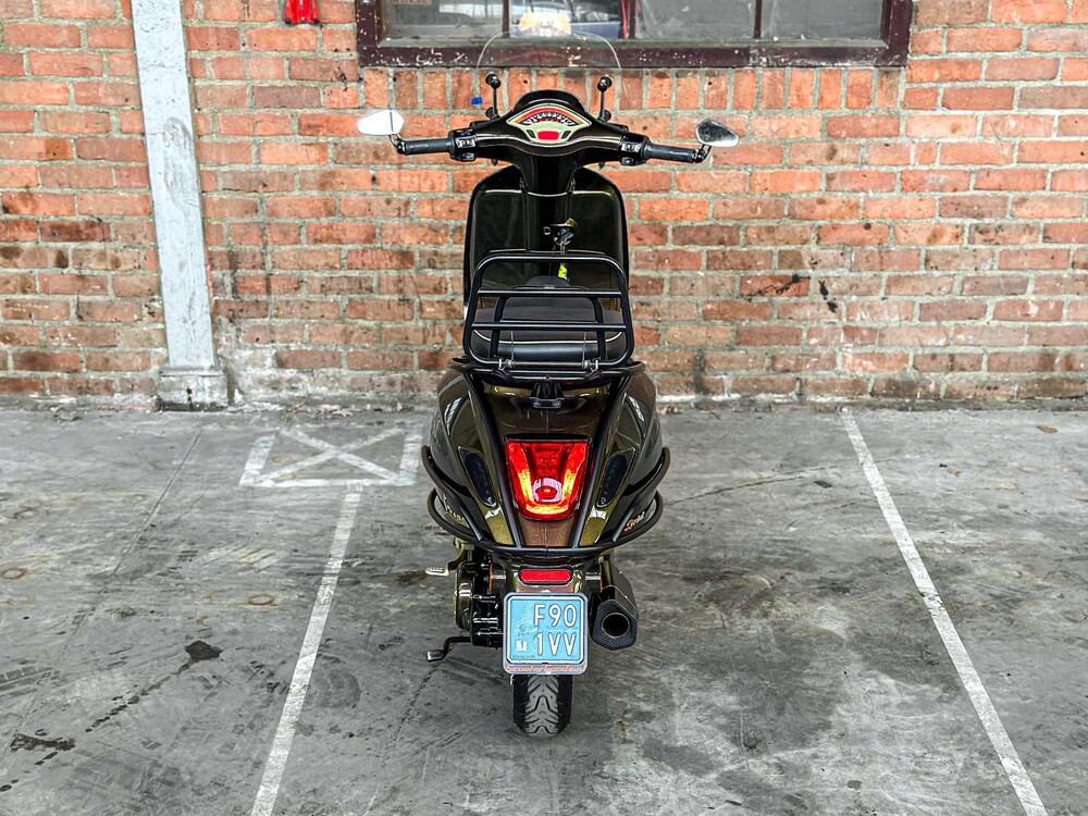 Vespa Sprint 4T 2014 (CUSTOM) Roller, F-901-VV
