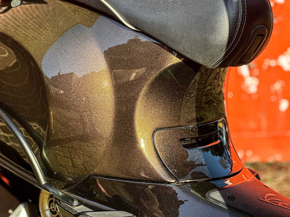 Vespa Sprint 4T 2014 (CUSTOM) Roller, F-901-VV