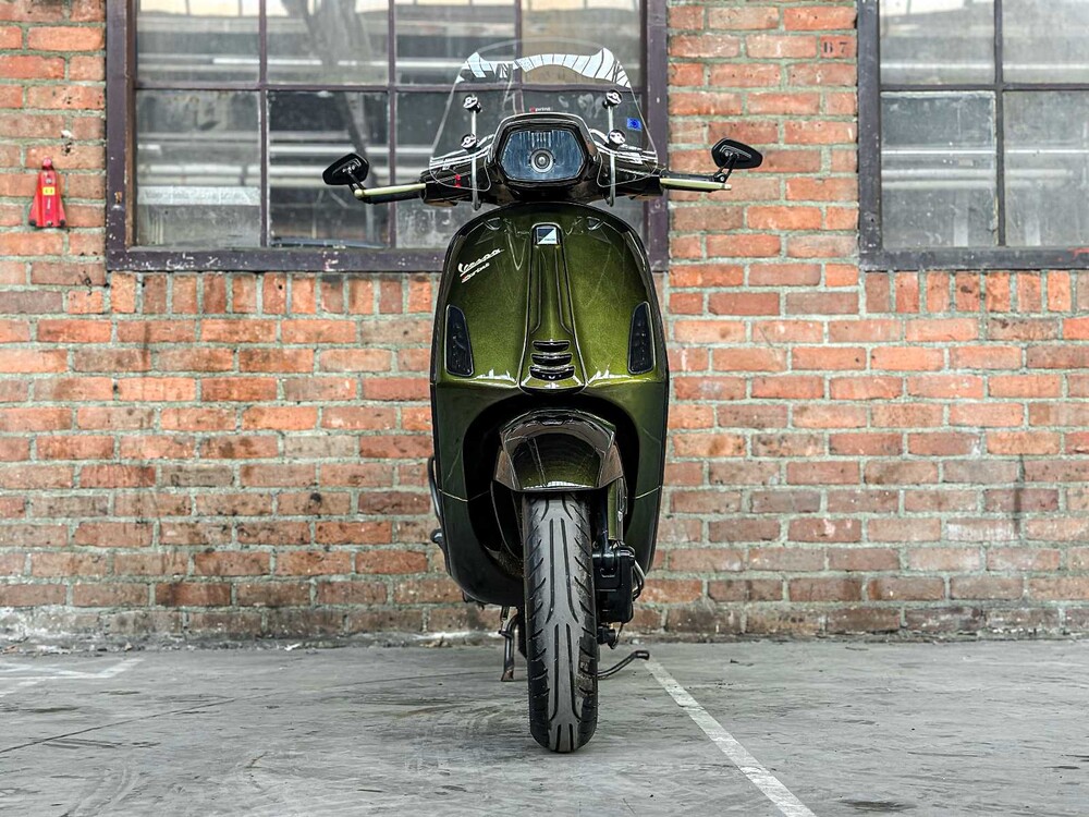 Vespa Sprint 4T 2014 (CUSTOM) Roller, F-901-VV