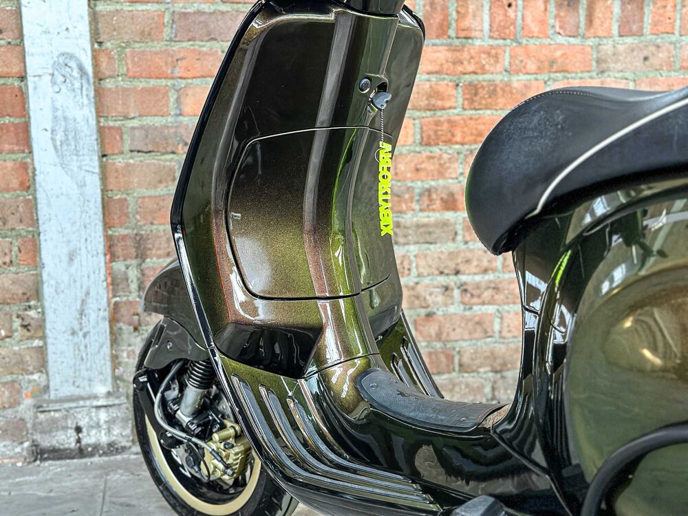 Vespa Sprint 4T 2014 (CUSTOM) Roller, F-901-VV