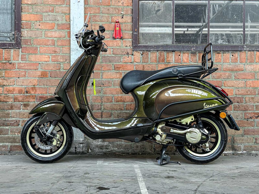 Vespa Sprint 4T 2014 (CUSTOM) Roller, F-901-VV