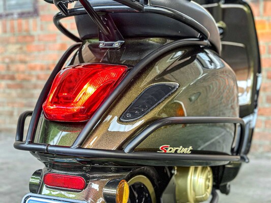 Vespa Sprint 4T 2014 (CUSTOM) Scooter, F-901-VV