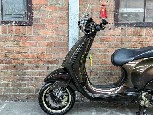 Vespa Sprint 4T 2014 (CUSTOM) Scooter, F-901-VV