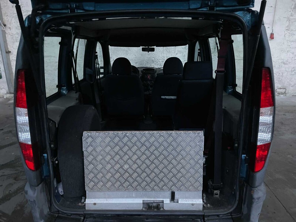 Fiat Doblò 1.6-16V ELX 103hp 2002 (Original-NL), 11-JK-JP -Wheelchair Accessible Truck-