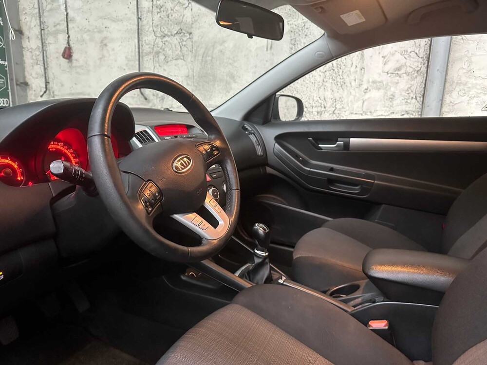 Kia pro_cee 1.4 CVVT X-ecutive 90hp 2010 (Original-NL), 95-LBL-9