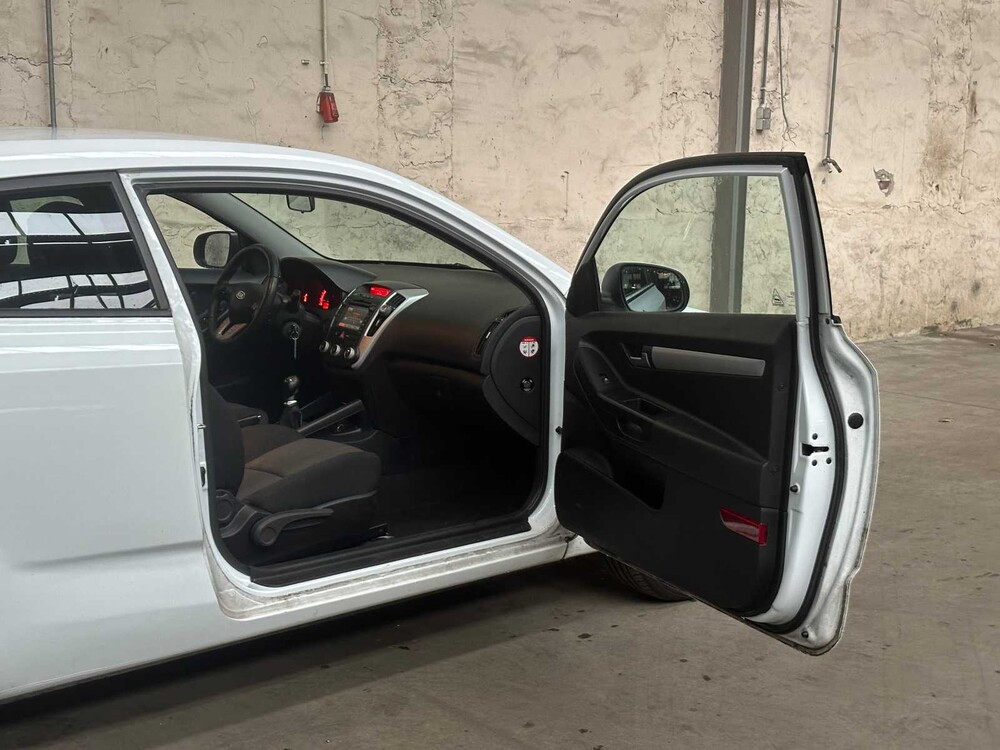 Kia pro_cee 1.4 CVVT X-ecutive 90hp 2010 (Original-NL), 95-LBL-9