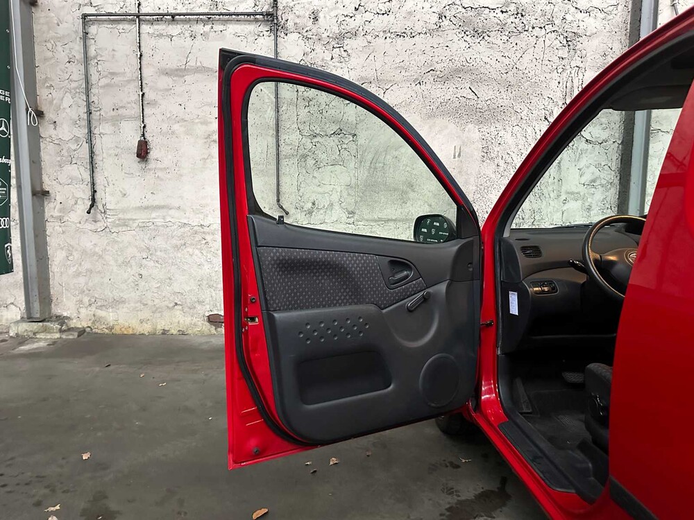 Toyota Yaris Verso 1.3 VVT-i 84hp 2004, Z-085-JD