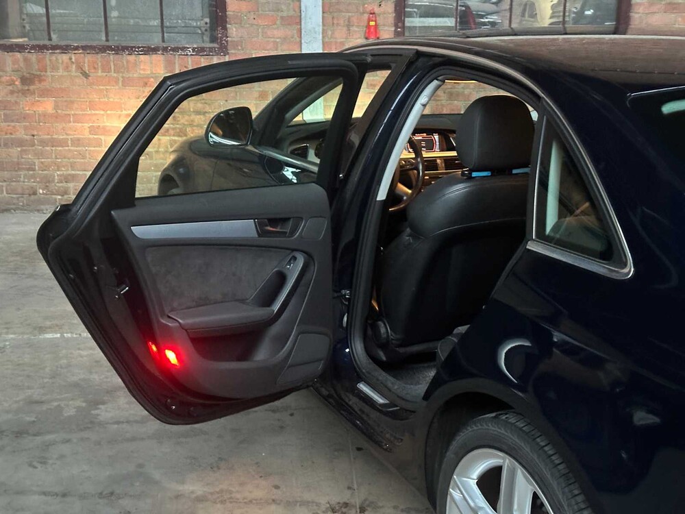 Audi A4 Limousine 3.2 FSI quattro Pro Line Business 265PS 2008 (Original-NL), 18-ZK-GX