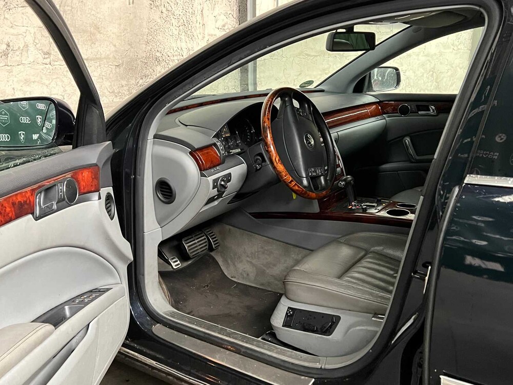 Volkswagen Phaeton 3.0 TDI 5p. 224PS 2005, SF-016-R