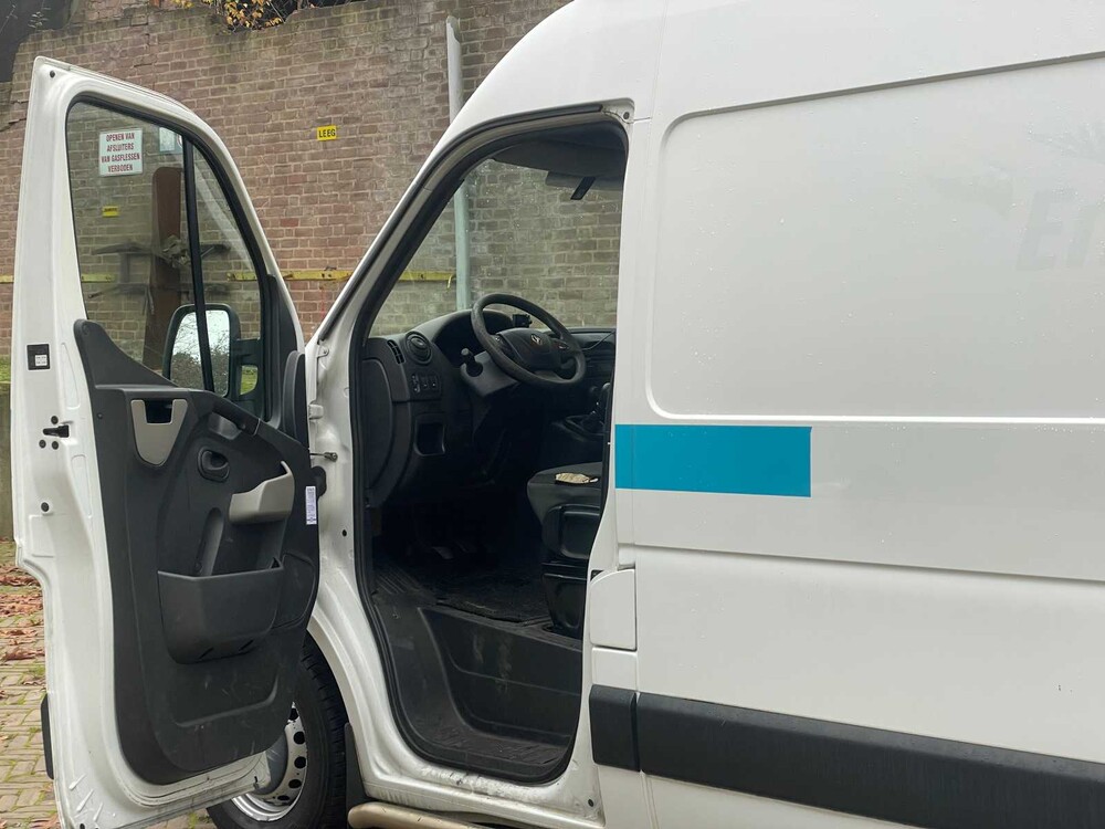 Renault Master T35 2.3 dCi L2H2 131PS 2016 (Original-NL), V-951-BP