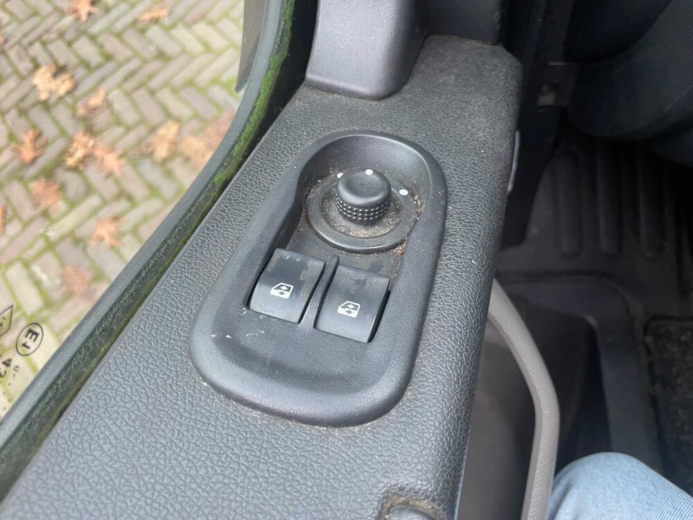 Renault Master T35 2.3 dCi L2H2 131PS 2016 (Original-NL), V-951-BP