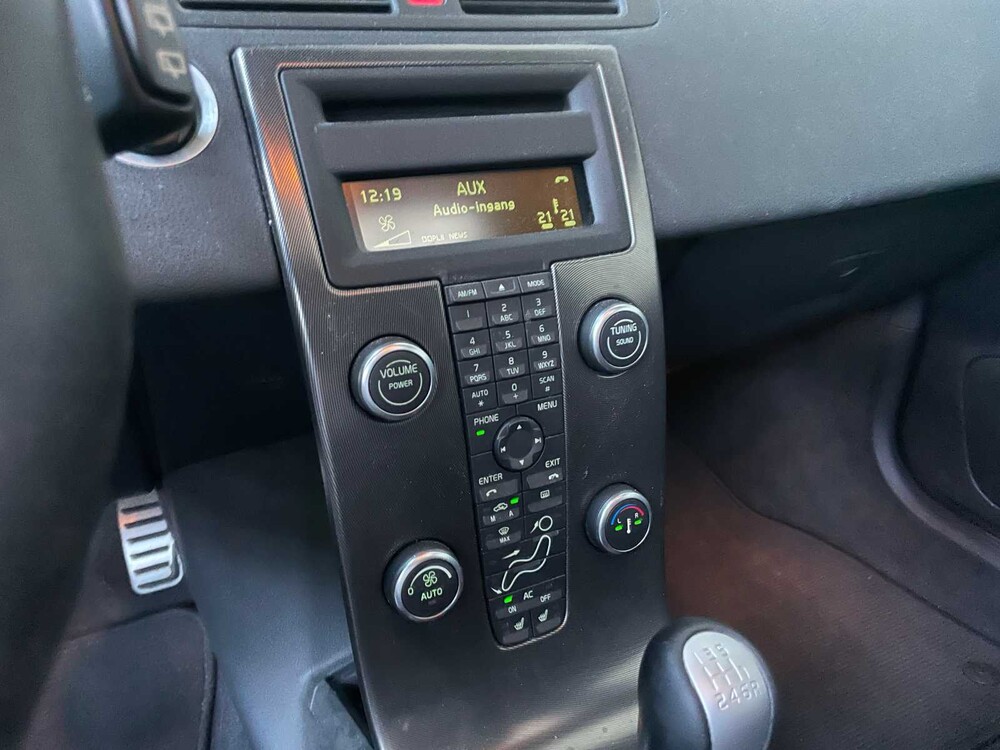 Volvo C30 2.0 D3 R-Design Pro Edition 150PS 2012 (Original-NL), 77-ZDN-7