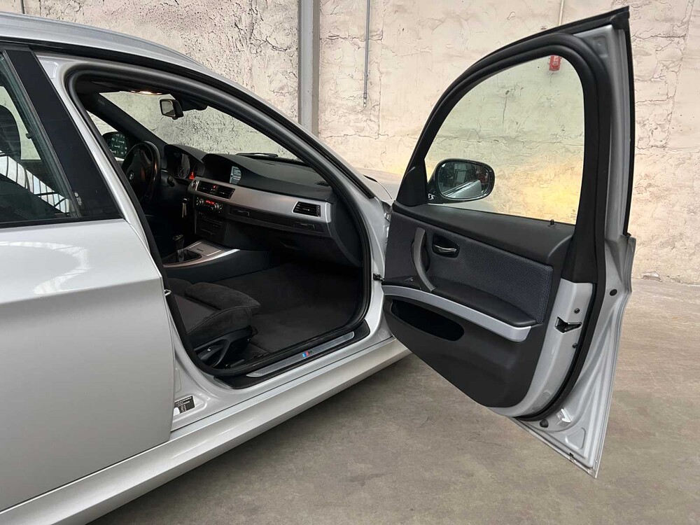 BMW 3er Touring 318i Corp.L.Lux Line 136PS 2012, 15-TDL-2