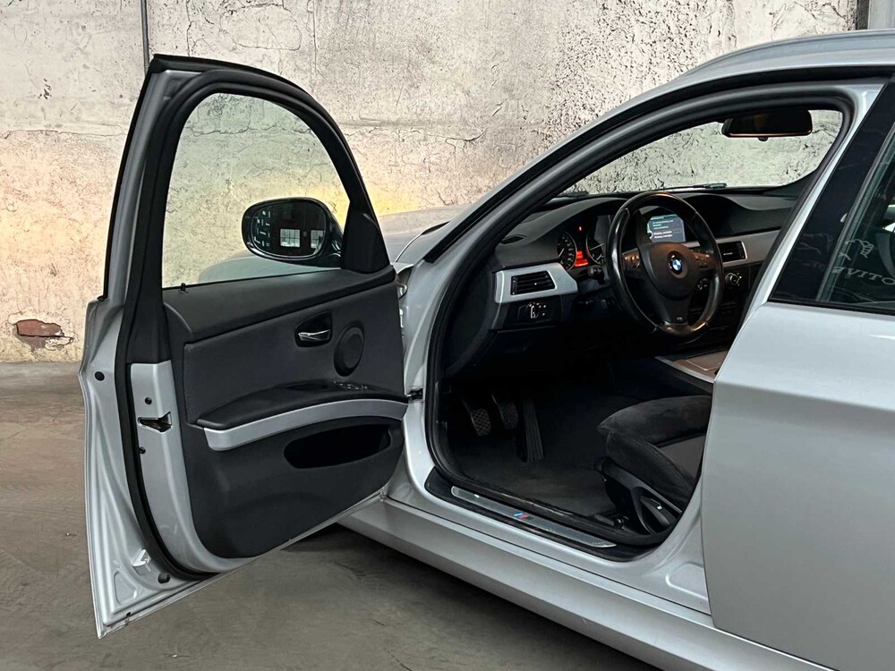 BMW 3er Touring 318i Corp.L.Lux Line 136PS 2012, 15-TDL-2