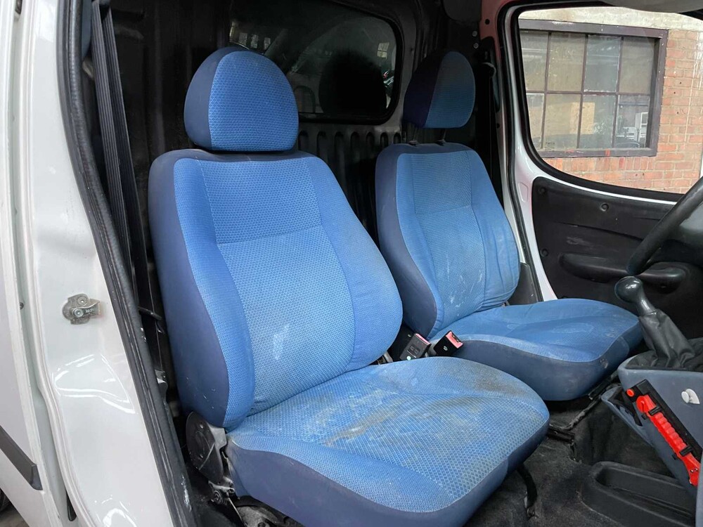 Fiat Doblò 1.9D Basis 63PS 2004 (Original-NL), 13-BN-VK