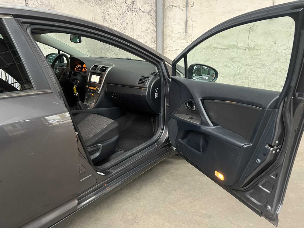 Toyota Avensis Kombi 1.6 VVTi Business 132PS 2010, 68-LXF-5